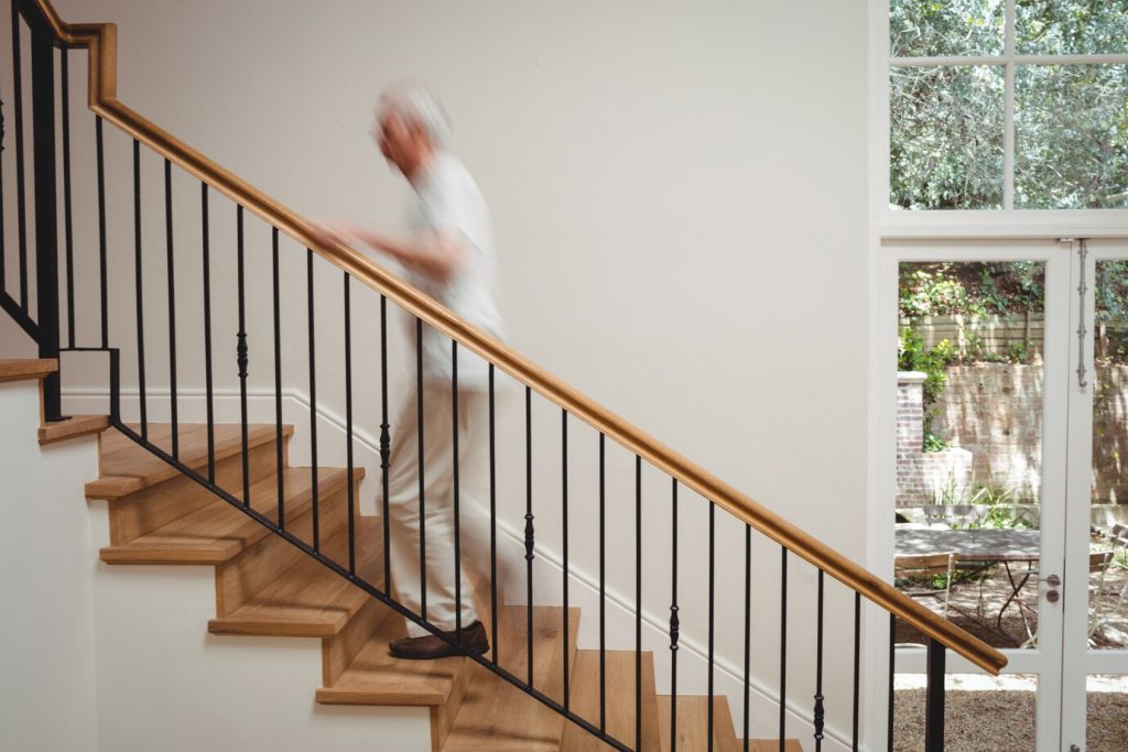 escalier-personne-âgée