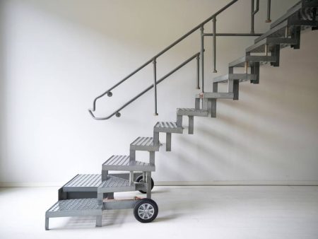 Monte escalier mobile sans installation : la solution adaptée aux seniors à mobilité réduite